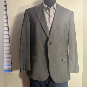 Hugo Boss herringbone blazer size 42 short. Very good condition